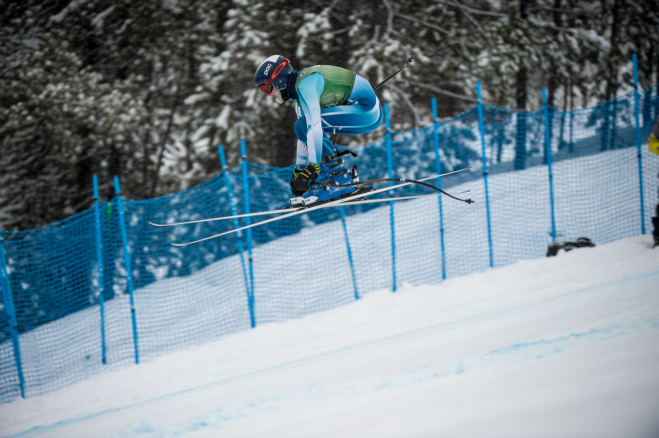 Matthew Topham skiing